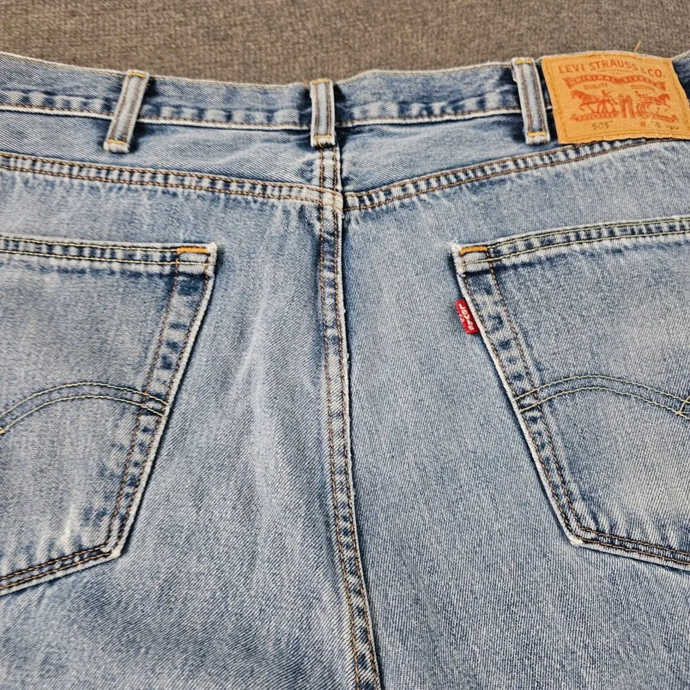 Levis 505 Regular Fit Light Wash Straight Leg Denim Jeans Mens 38x30 Blue - Picture 6 of 16